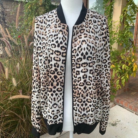 5/48 Jackets & Blazers - Animal print jacket